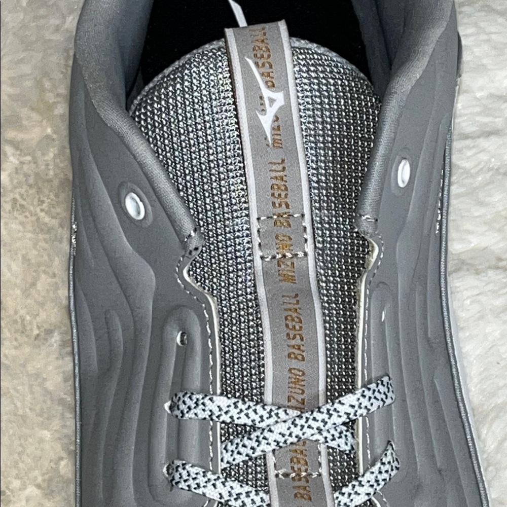 NEW Mizuno 9-Spike Ambition 3 Low Metal Baseball Cleats Grey/White Men's Size 14 - Picture 8 of 15